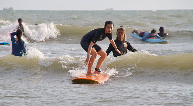 Kháo học lướt sóng theo nhóm